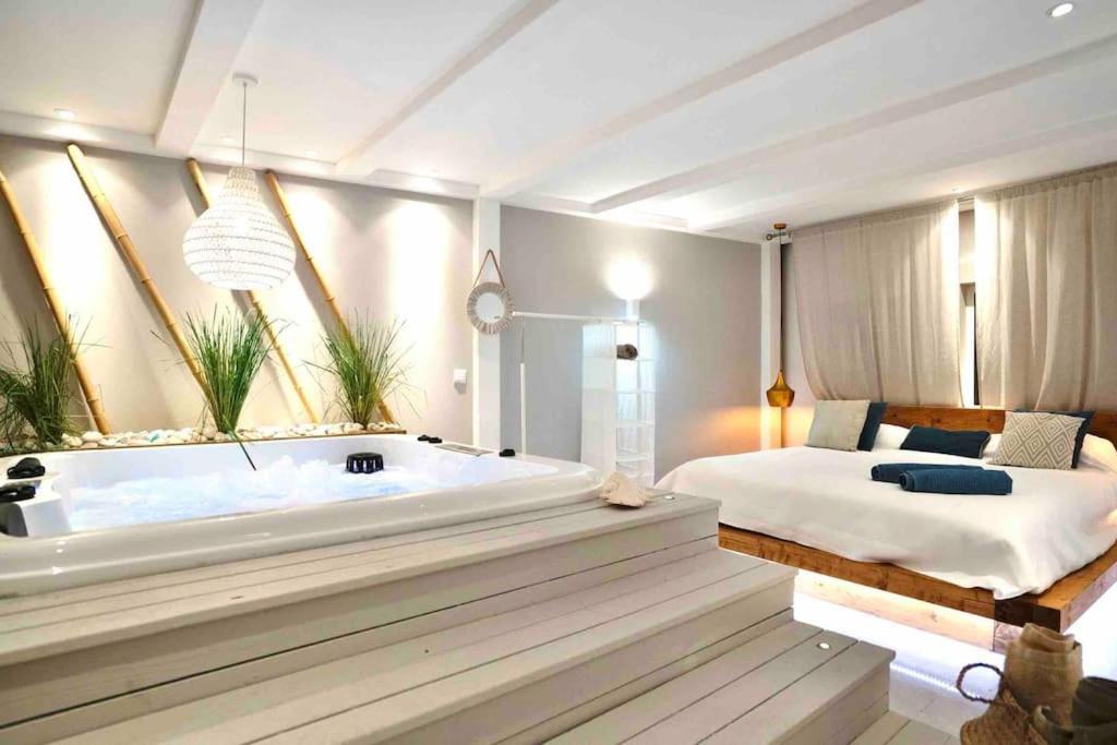 Luxuryvilla With Private Heated Pool And Spa 7P Quarteira Exteriér fotografie