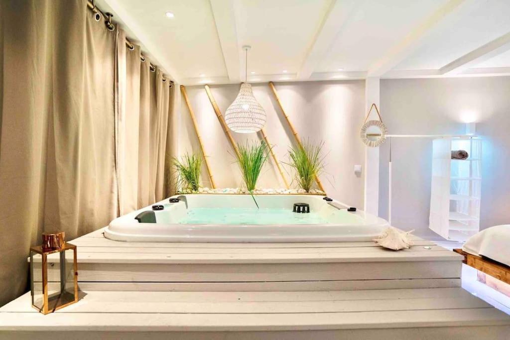 Luxuryvilla With Private Heated Pool And Spa 7P Quarteira Exteriér fotografie